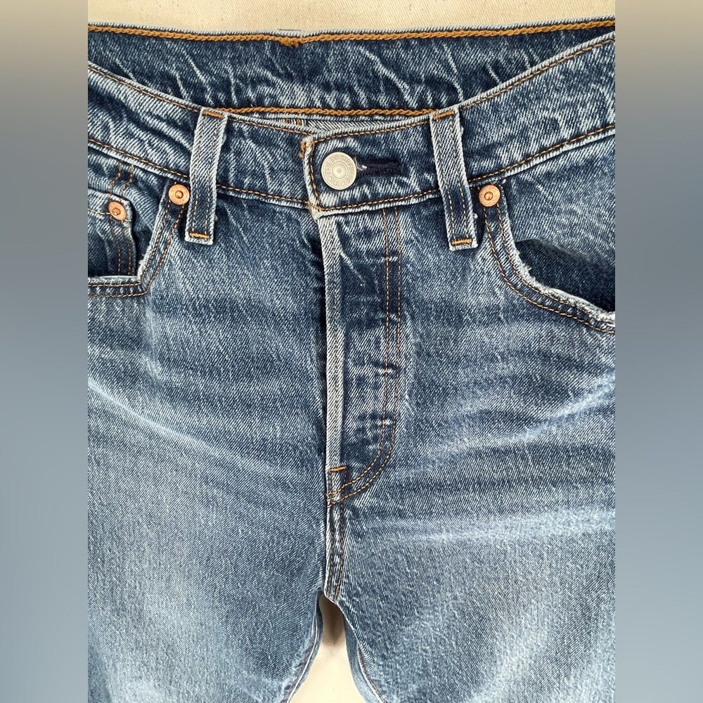 Levi’s Strauss 501 Classic Blue Denim Jeans - Picture 4 of 10